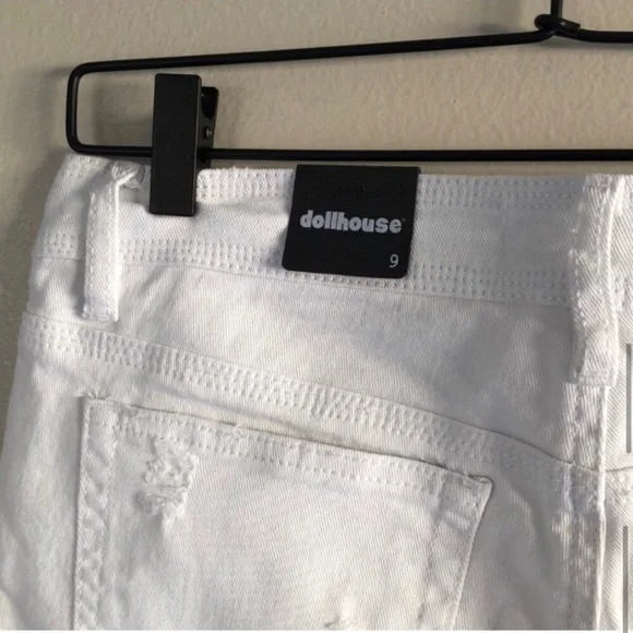 NWT Dollhouse White Bermuda Shorts - Picture 8 of 13